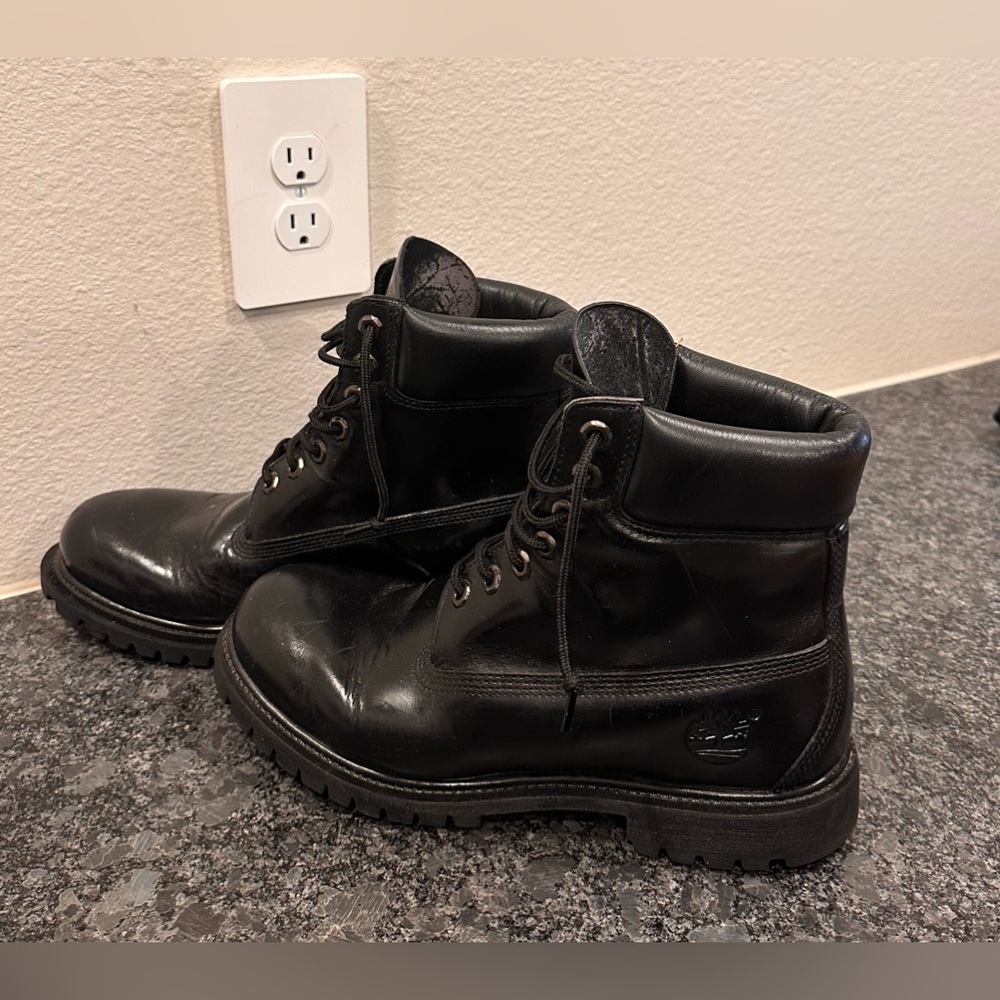 Timberland Size 9 (M) Waterproof Leather Boot #20570 Black smooth "vintage".